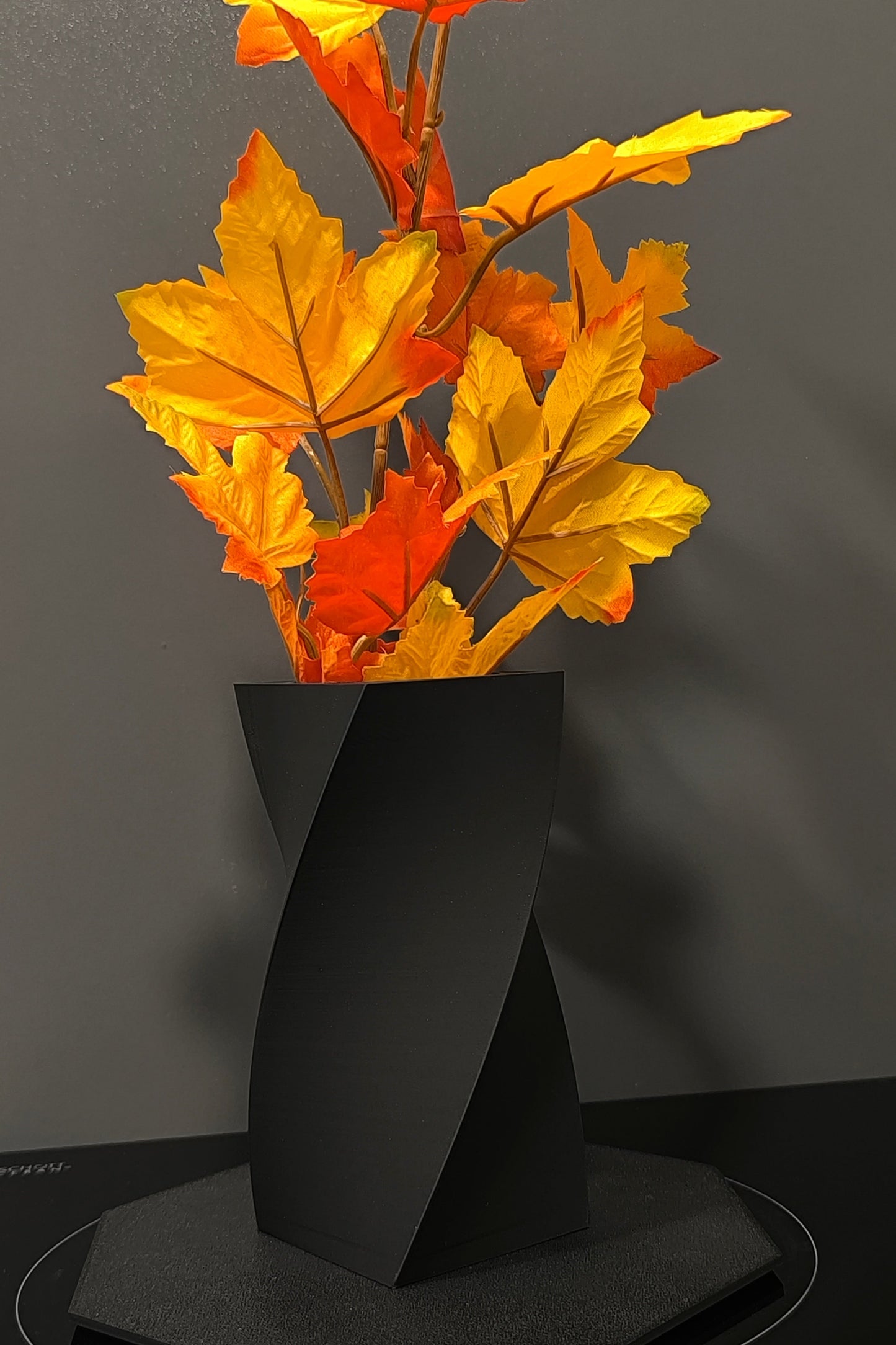 Modern Csavart Váza