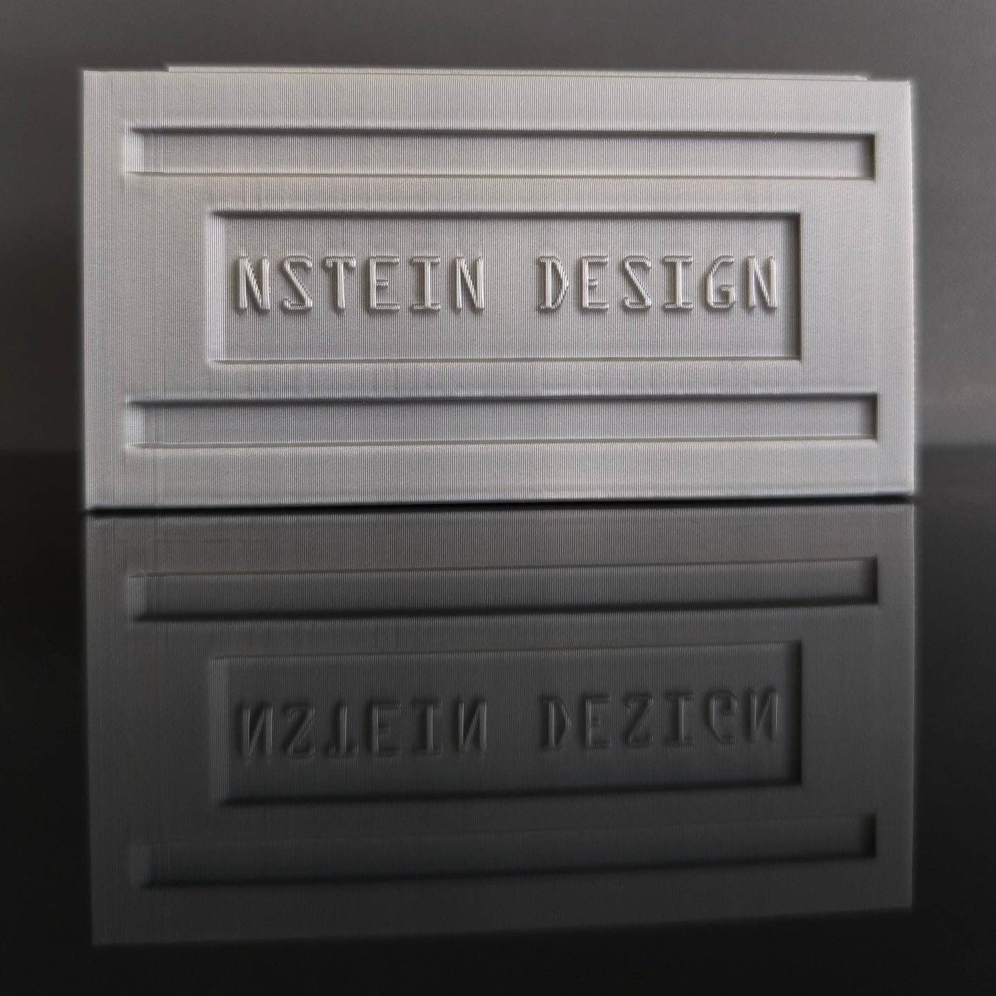 Kisautó garázs 1.1 - Hot Wheels, Majorette, Matchbox kompatibilis (Oldalra nyíló)