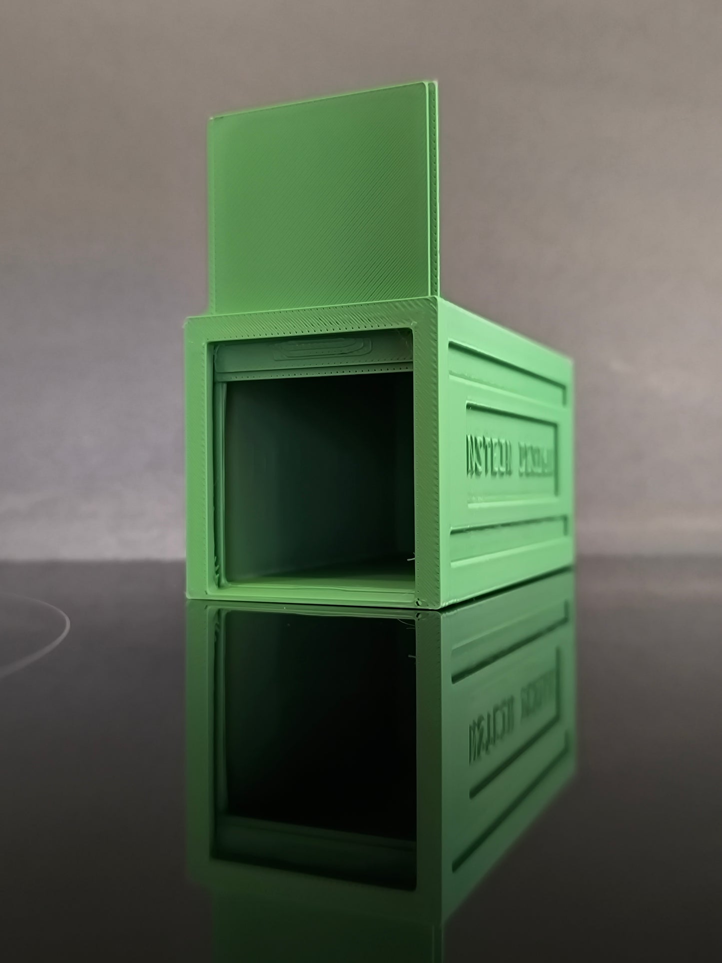 Kisautó garázs 1.0 - Hot Wheels, Majorette, Matchbox kompatibilis (felfelé nyíló)