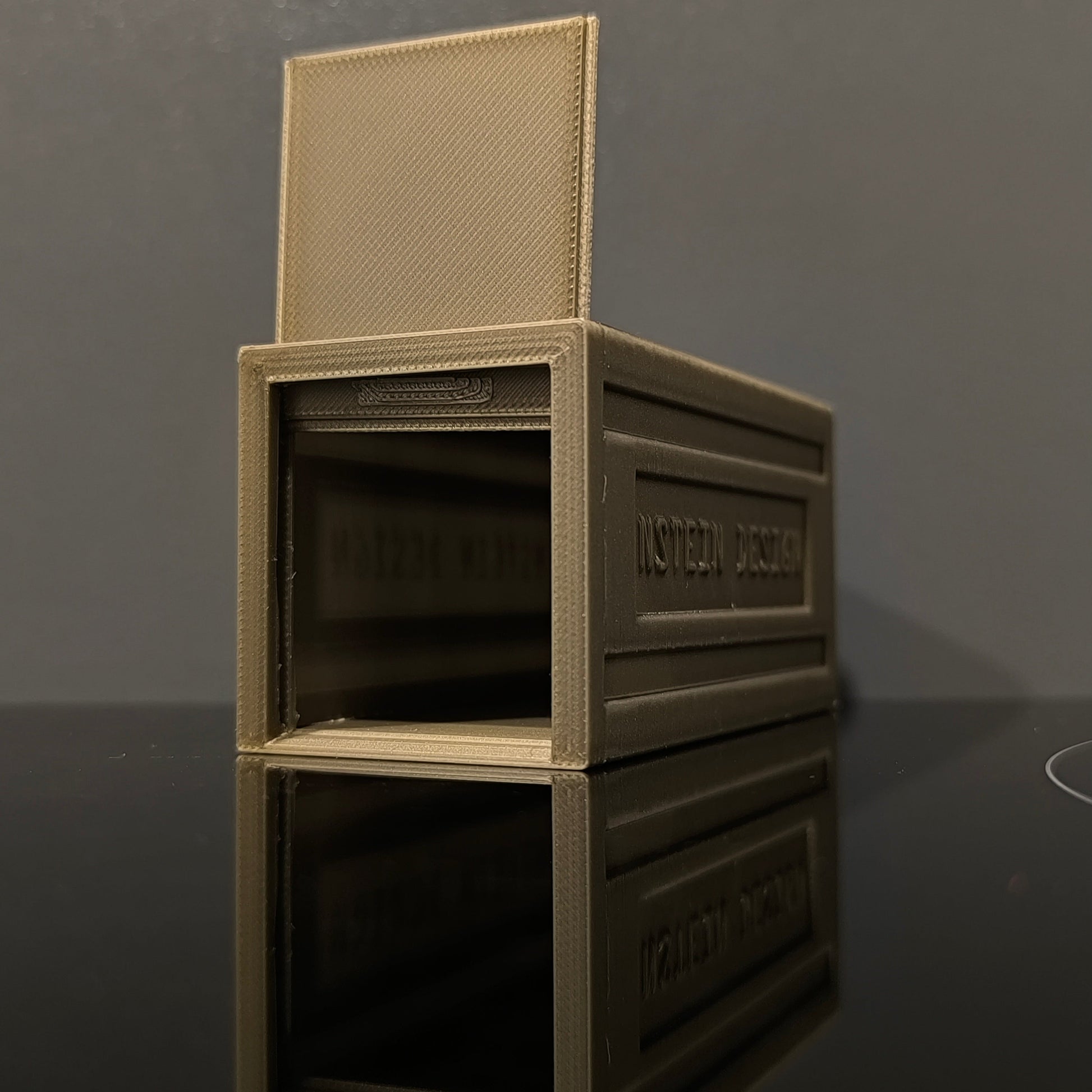 Óarany színű hot wheels kisautó garázs